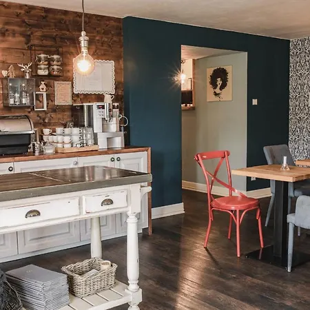Adamuv Dvur Gasthuis 4*