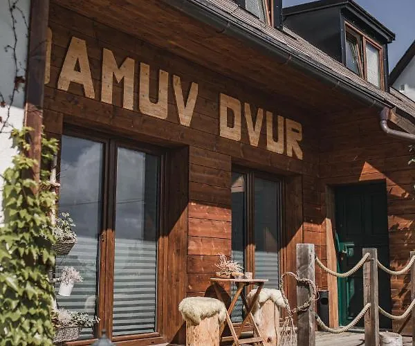 Adamuv Dvur Masákova Lhota